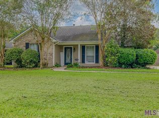 30496 Fairway View Dr, Denham Springs, LA 70726