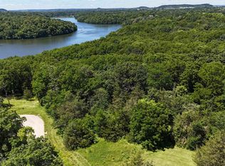 13 Waterford Dr, Galena, IL 61036