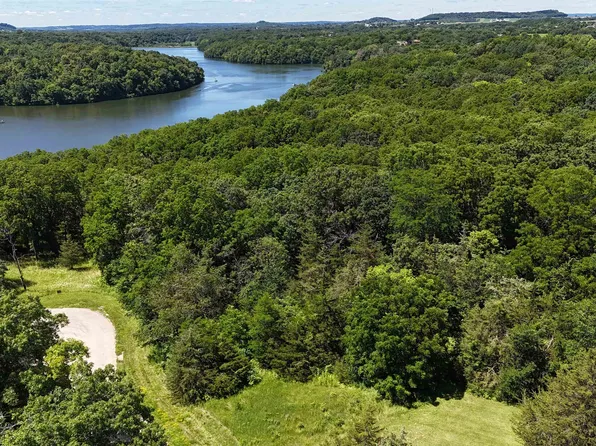 13 Waterford Dr, Galena, IL 61036