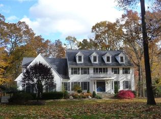 40 Londonderry Ln, Somers, NY 10589