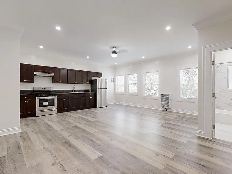 Loma Drive Apartments — Photo 7
