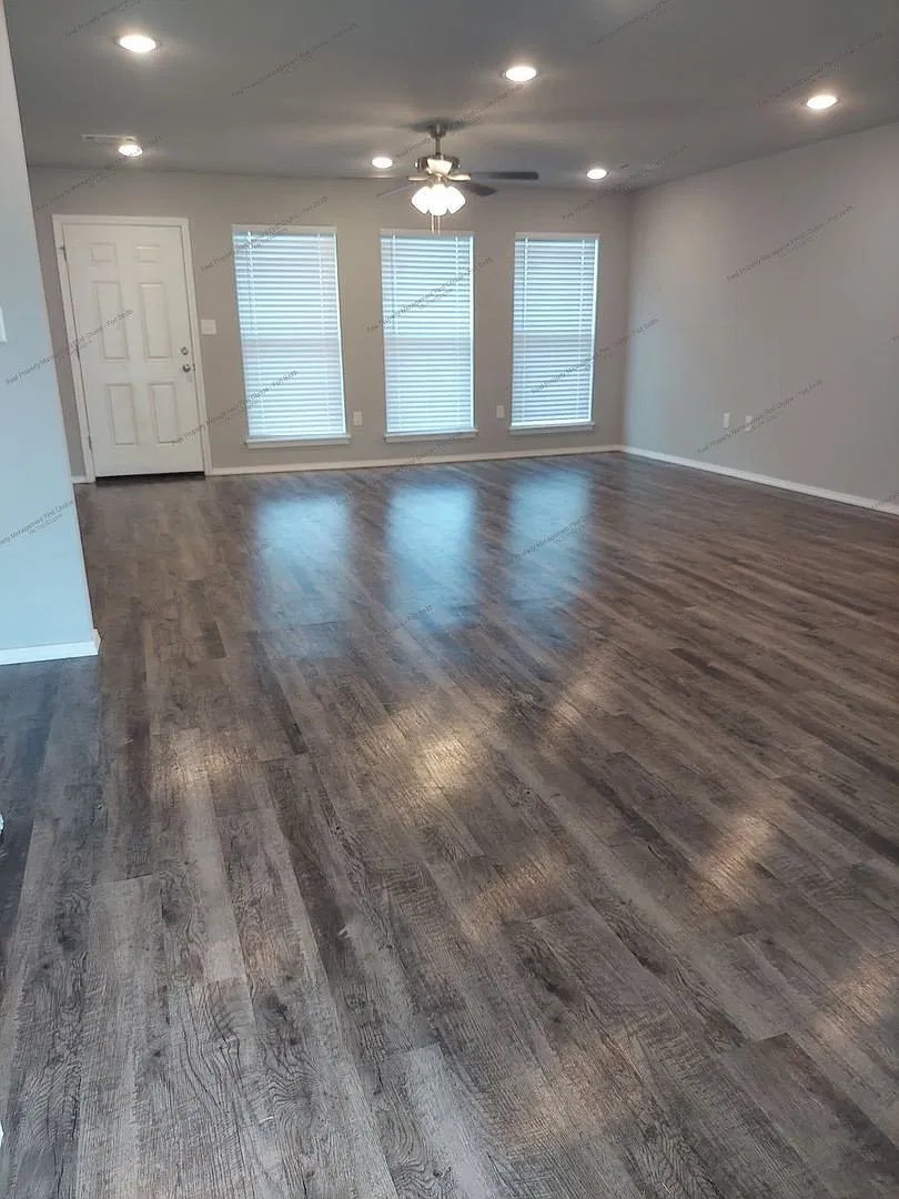3 bed, 2.0 bath, 1545 sqft, $1,675 — Photo 2