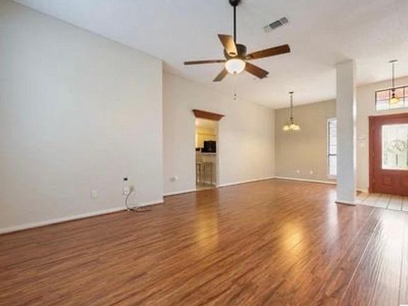 4th image of 301 Blackfoot Dr