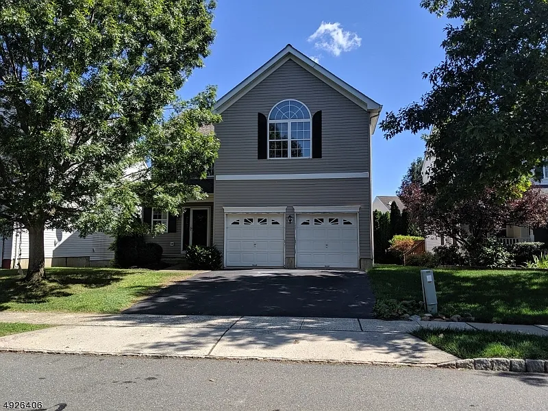 513 Madison Dr photo 1
