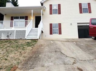 4768 Turning Leaf Dr, Gillsville, GA 30543