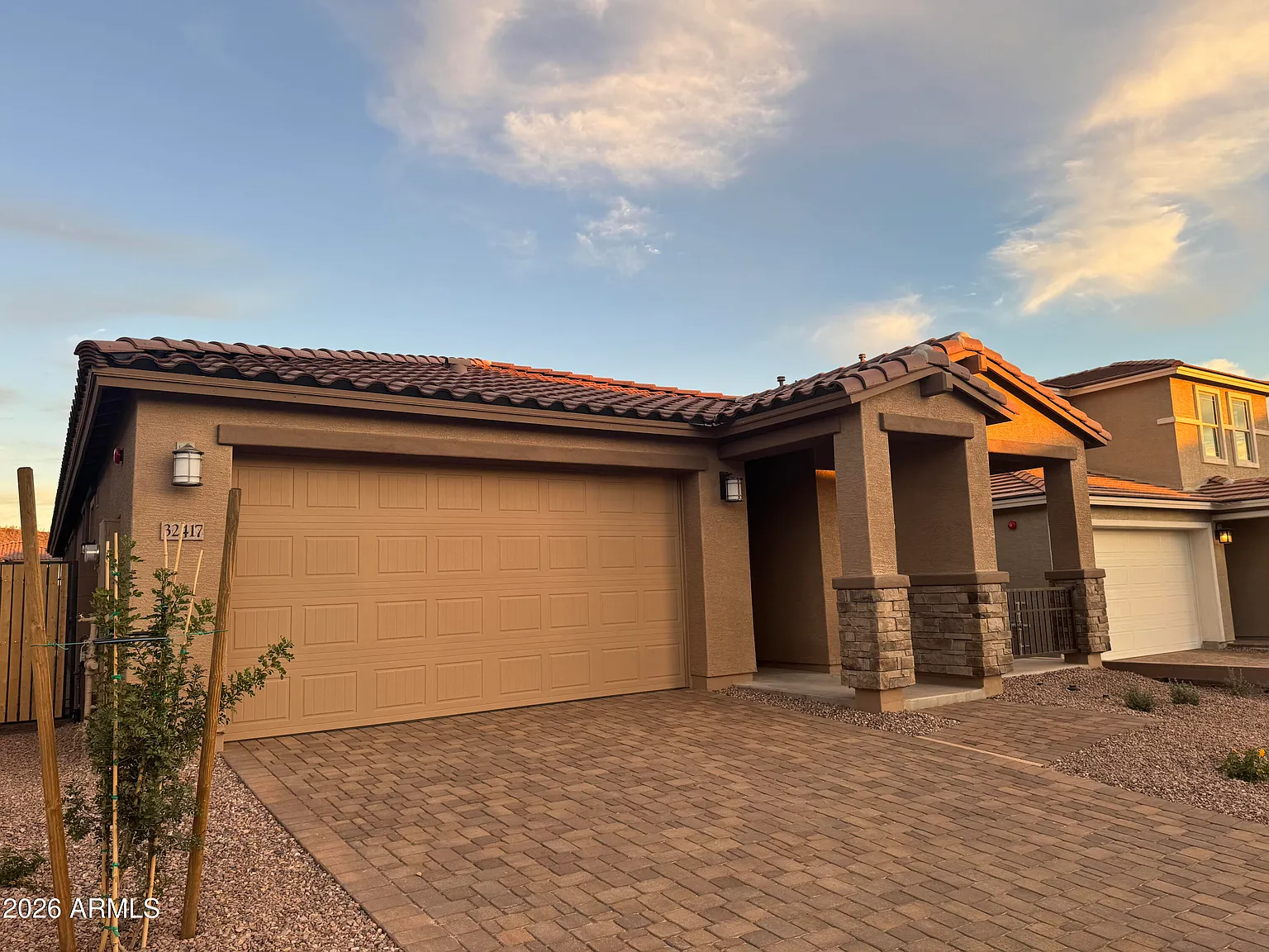 4 bed, 2.5 bath, 1967 sqft, $2,145 — Photo 2
