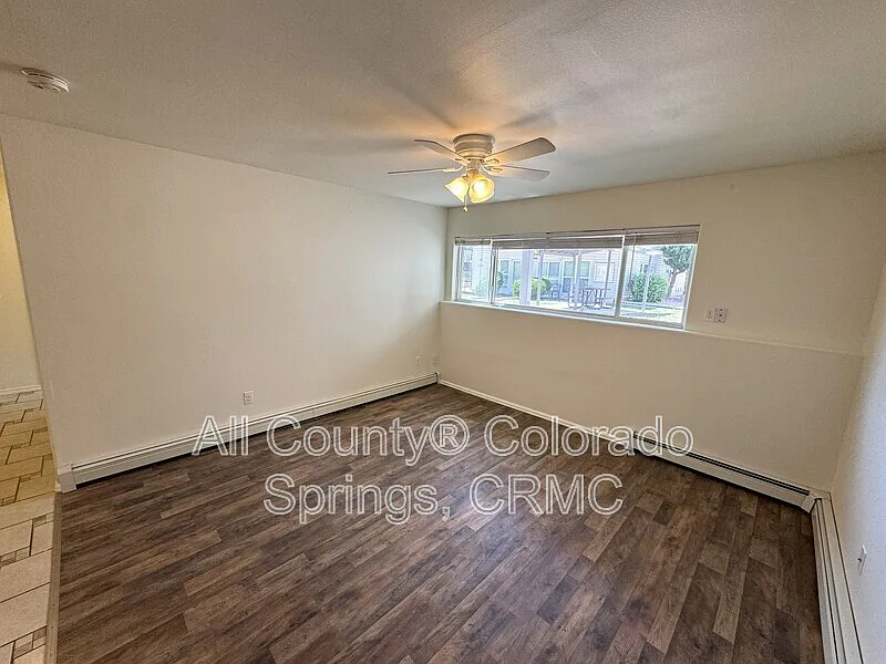 2 bed, 1.0 bath, 788 sqft, $1,150 — Photo 3