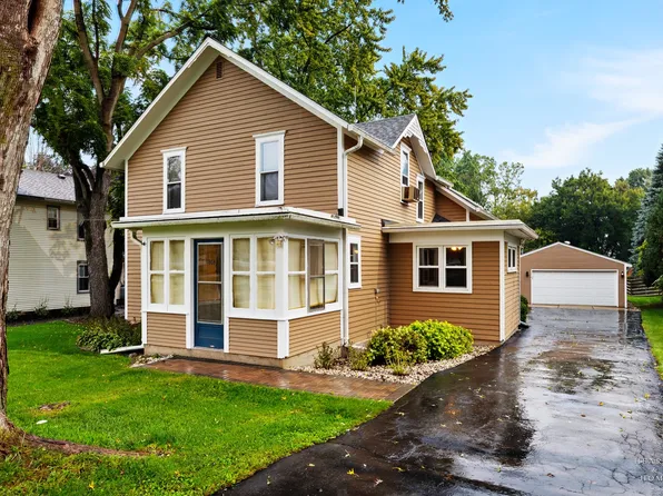 11806 Maple Ave, Hebron, IL 60034
