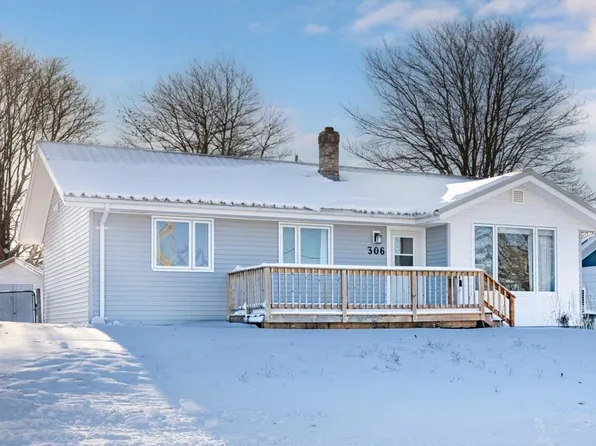 306 N Queen Elizabeth Dr, Charlottetown, PE C1A 3B5