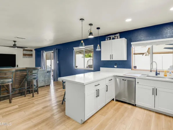 2628 W ROVEEN Avenue, Phoenix, AZ 85029