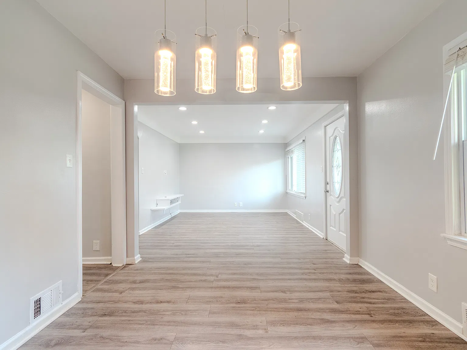 3 bed, 1250 sqft, $2,300 — Photo 4