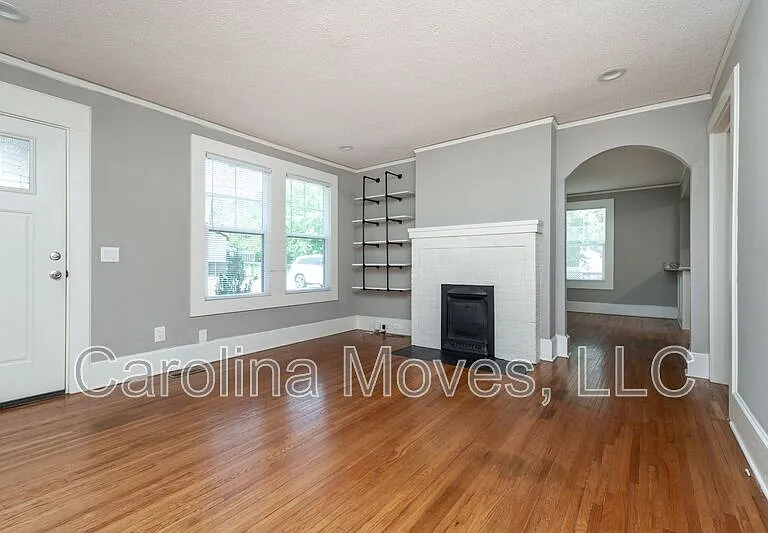306 Powell St — Photo 4