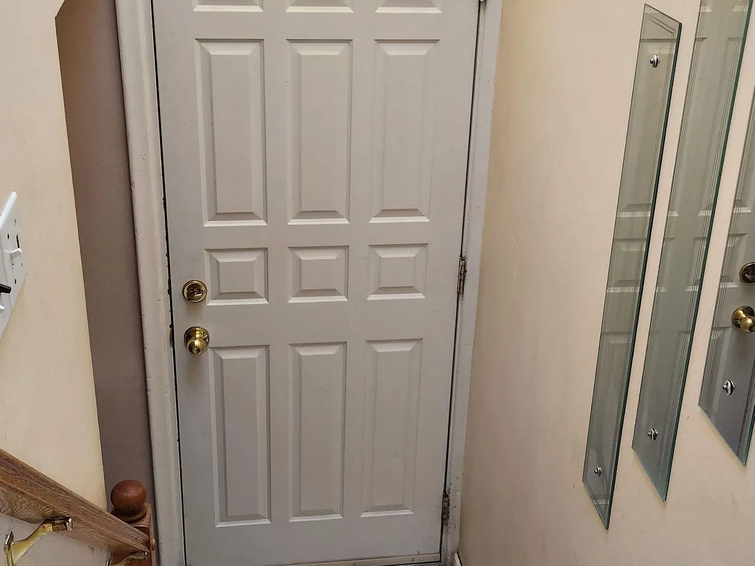 3 bed, $2,000 — Photo 2