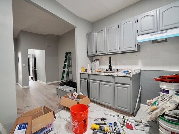 3rd image of 1233 Union Ave APT 1
