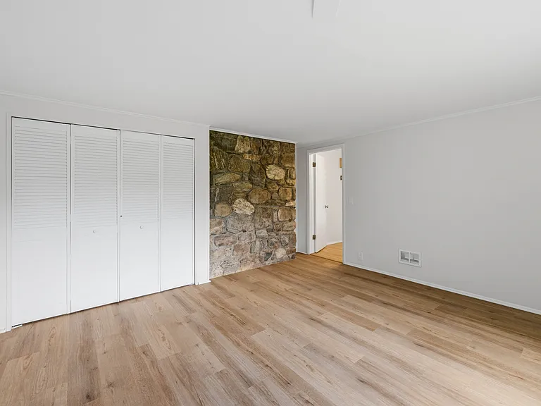 5 Lilac Ln — Photo 14