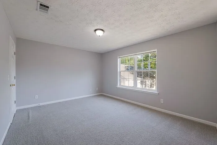 641 W Oaks Dr — Photo 13