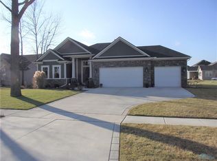 2768 Long View Dr, Maumee, OH 43537