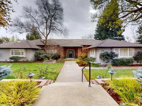 1104 Country Club Dr, Modesto, CA 95356