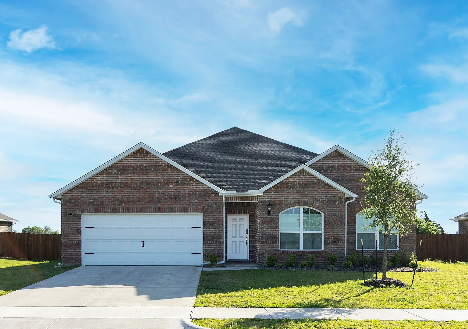 186 Cypress Point Dr — Photo 1