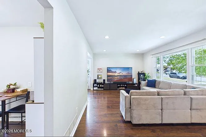 27 Rockland Rd — Photo 3