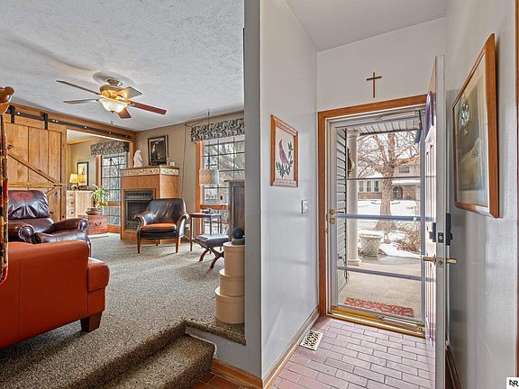 3rd image of 15276 V St