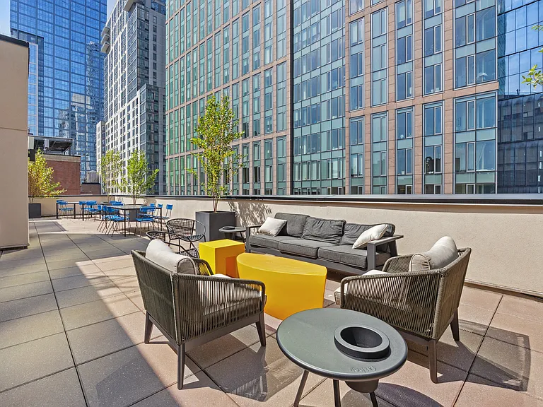517 W 29th St #2C — Photo 13