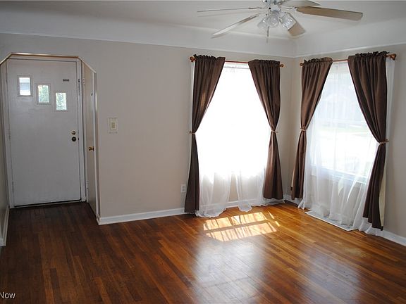 5th image of 20874 Woodstock Ave