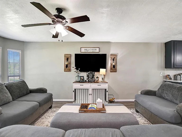 25401 Hunting Trl — Photo 8