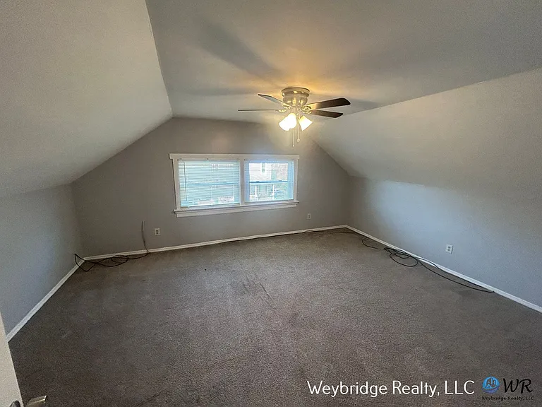 Academy 862 — Photo 22
