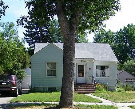 2nd image of 2211 Pine St