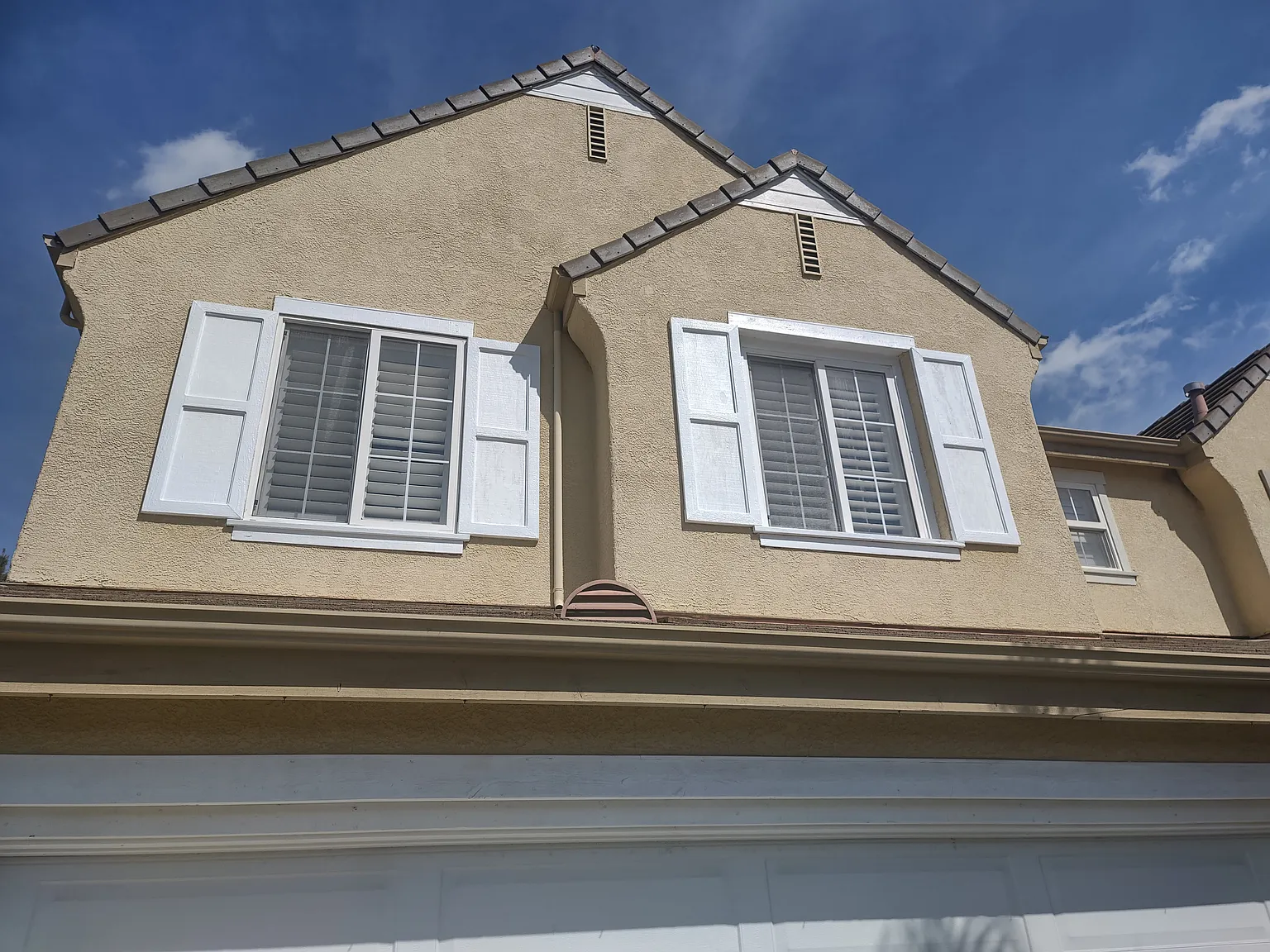3 bed, 2.5 bath, 1466 sqft, $3,600 — Photo 2