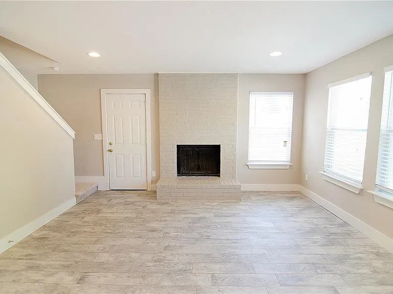 11901 Alpheus Ave #D — Photo 10