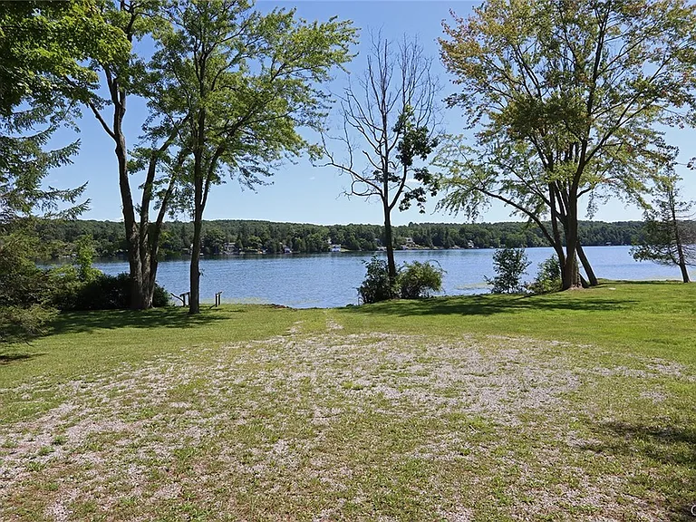 2890 W Lake Rd — Photo 49