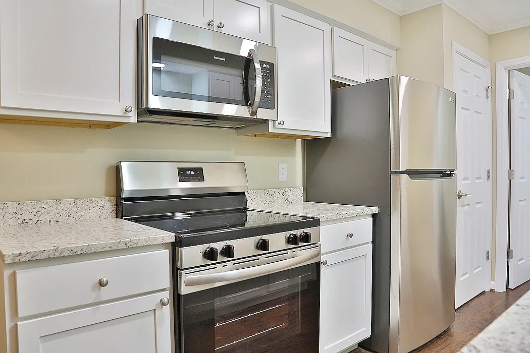 Cambria Heights Apartments and Townhomes — Photo 2