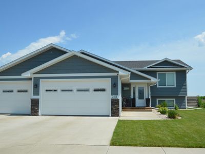 2413 S Lawson St, Aberdeen, SD, 57401
