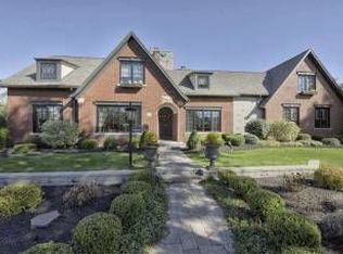 150 S Forest Rd, Buffalo, NY 14221