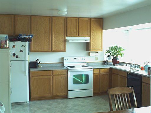 2nd image of 945 Woodvale Dr