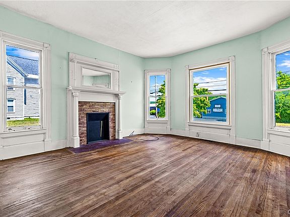 5th image of 310 E Main St