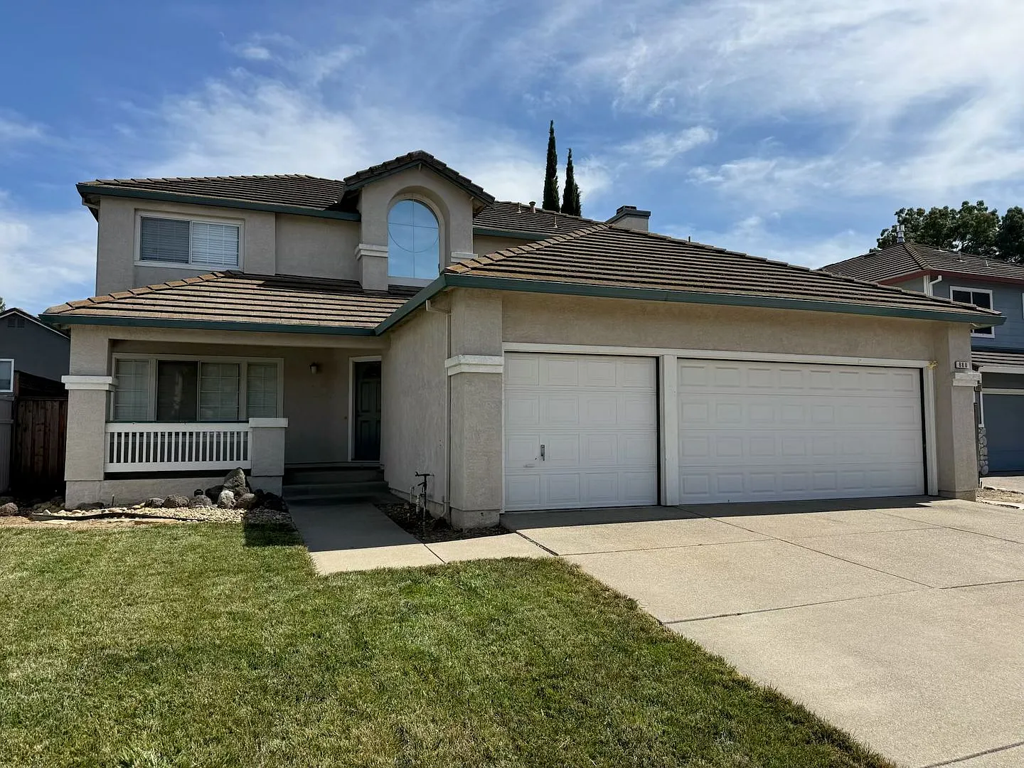 Great Central Brentwood Location! — Photo 1