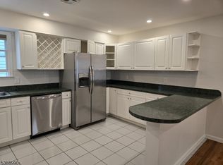 89 Sumo Village Ct, Newark, NJ 07114