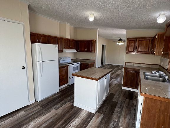 3rd image of 1793 Mountain View Trl