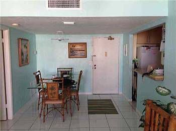 Dining room / entry.