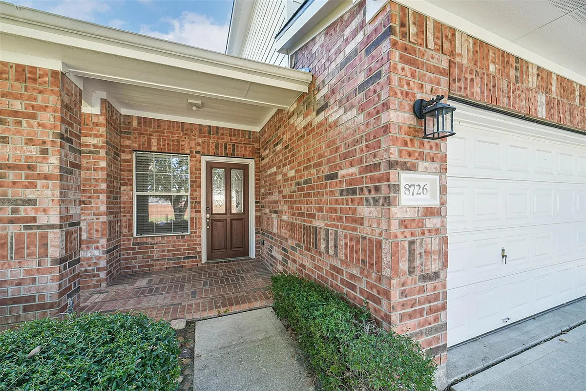 Building Photo - 8726 Old Maple Ln