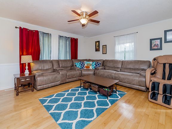 4th image of 124 Highland Dr