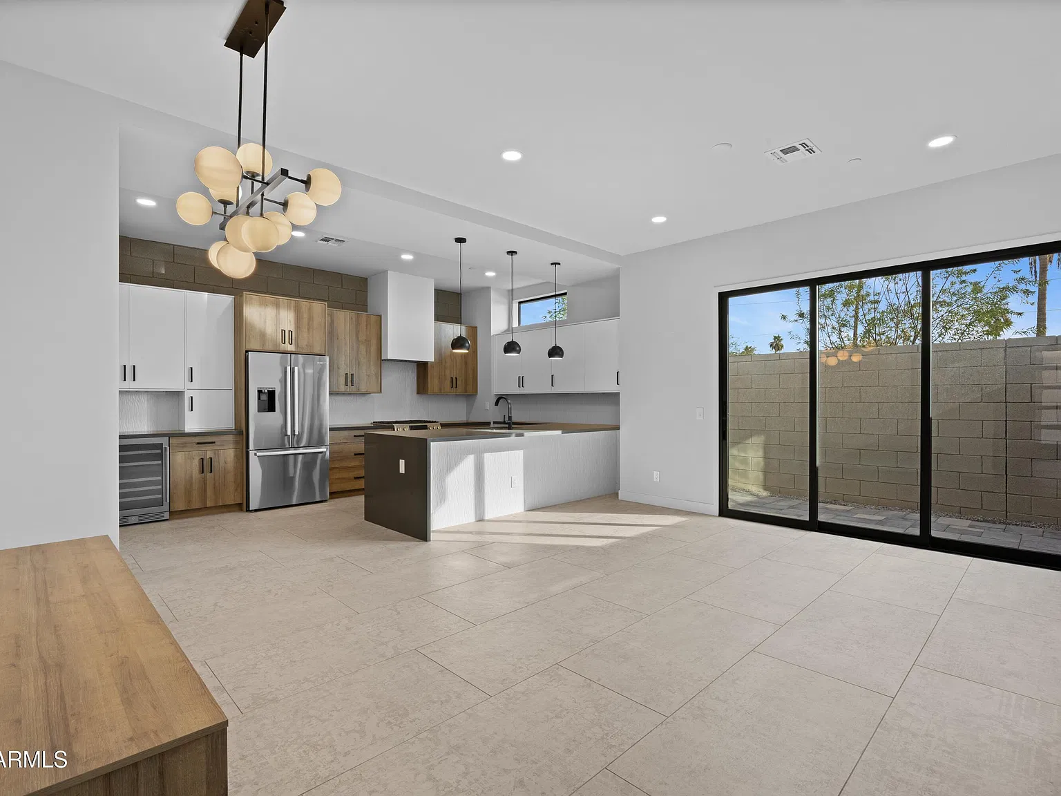 3 bed, 2.5 bath, 1967 sqft, $3,495 — Photo 4