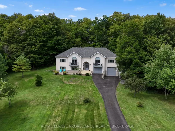 27 Collins Dr, South Frontenac, ON K0H 1X0