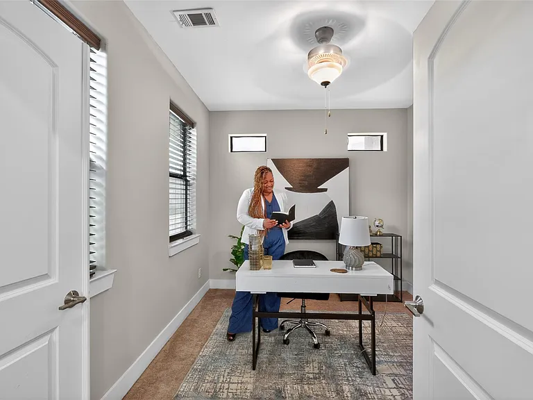 1420 Wilson St — Photo 1
