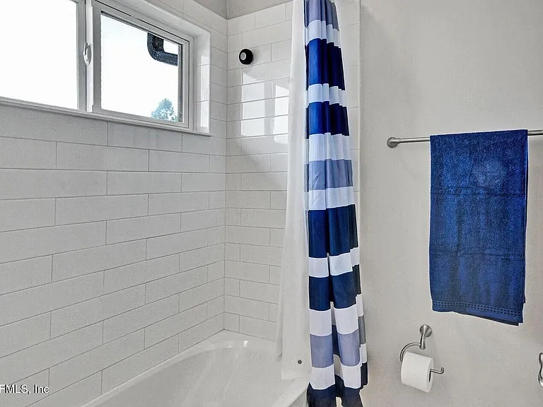 104 Marquesa Cir — Photo 29