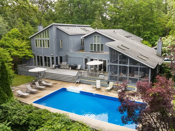 50102 Alpine Blvd, New Buffalo, MI 49117