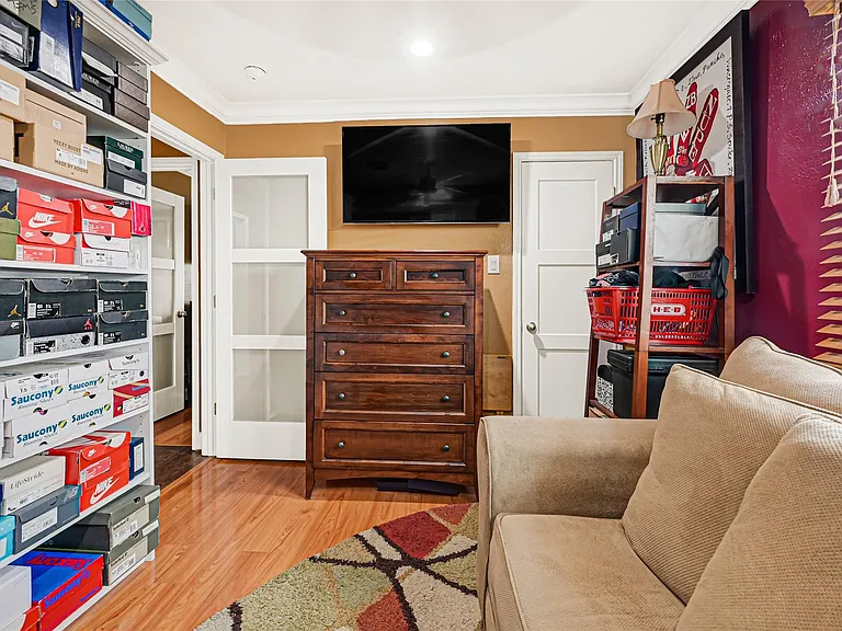 1807 Strongs Ct — Photo 16